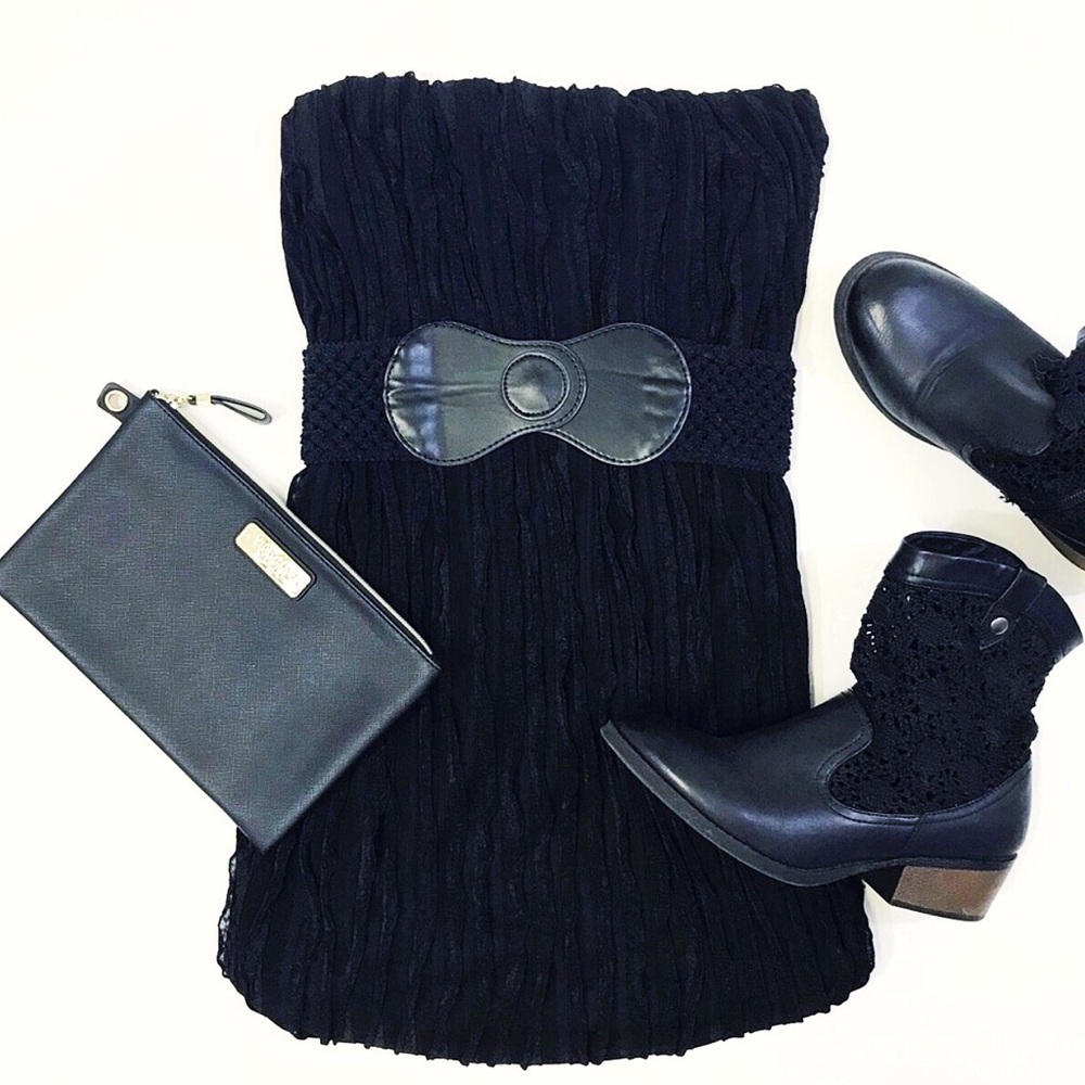 [January 7] Strapless Black Pleated Dress